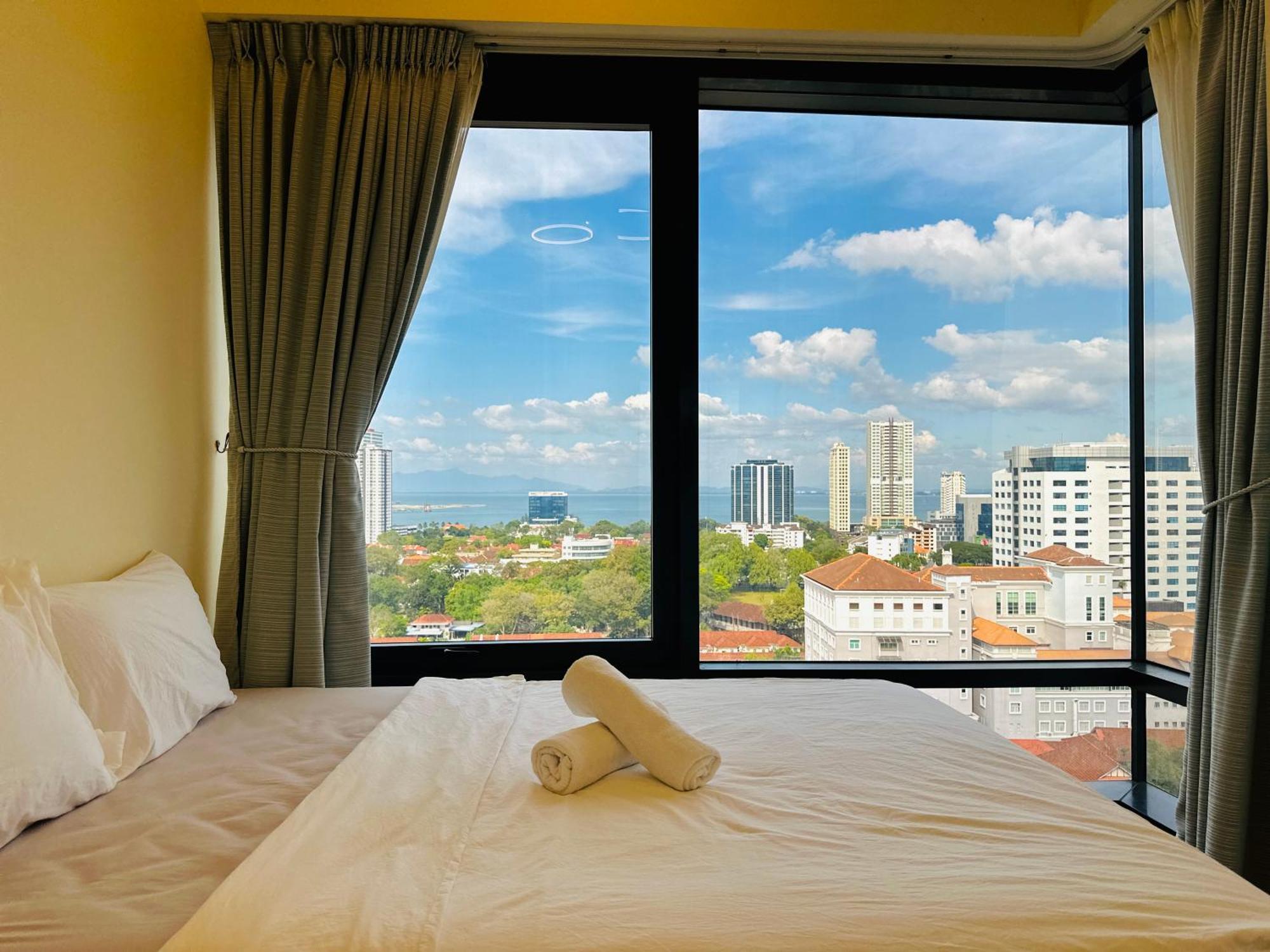 Pangsapuri New Tropical Macalister 218 9pax To11pax Heng *