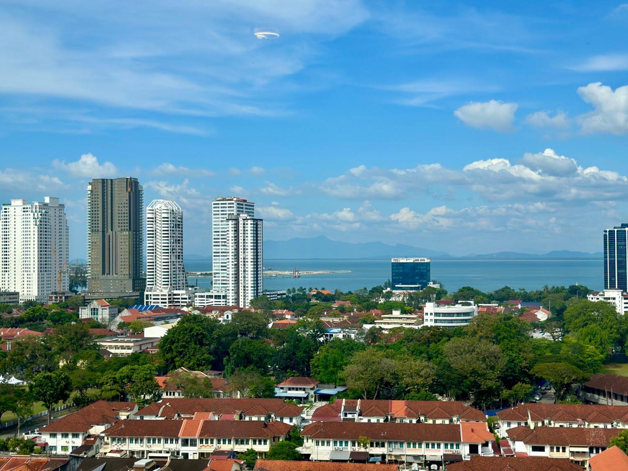 New Tropical Macalister 218 9pax To11pax Heng Pangsapuri Georgetown